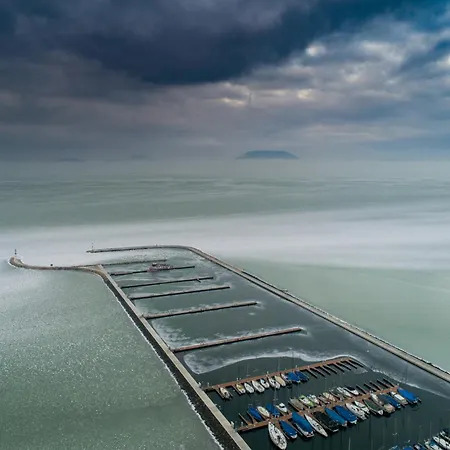 In 40846 * Balatonmáriafürdő